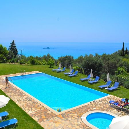Large Apartment By The Pool - Pelekas Beach, Corfu Kültér fotó
