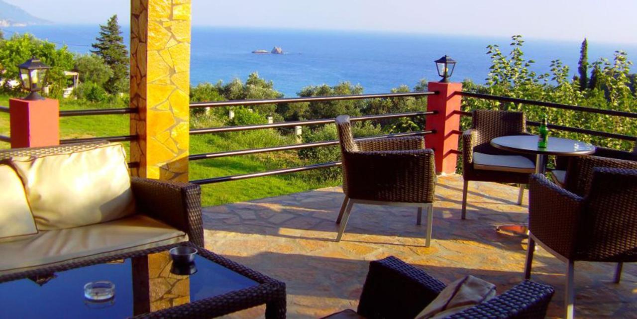 Large Apartment By The Pool - Pelekas Beach, Corfu Kültér fotó